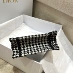 Dior 微型千鳥格刺繡迷你 Book Tote 手機包 LV官方網,LV官網,LV官網包包,LV官網台灣,LV官網長夾,LV官網皮夾,LV包包