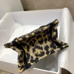 Dior 米色多色 Mizza 刺繡迷你 Book Tote 手機包 LV官方網,LV官網,LV官網包包,LV官網台灣,LV官網長夾,LV官網皮夾,LV包包