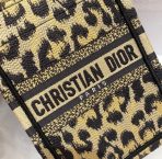 Dior 米色多色 Mizza 刺繡迷你 Book Tote 手機包 LV官方網,LV官網,LV官網包包,LV官網台灣,LV官網長夾,LV官網皮夾,LV包包