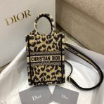 Dior 米色多色 Mizza 刺繡迷你 Book Tote 手機包 LV官方網,LV官網,LV官網包包,LV官網台灣,LV官網長夾,LV官網皮夾,LV包包