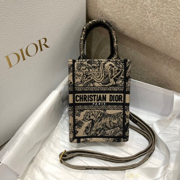 Dior 榛果 Toile de Jouy 刺繡迷你 Book Tote 手機包 LV官方網,LV官網,LV官網包包,LV官網台灣,LV官網長夾,LV官網皮夾,LV包包