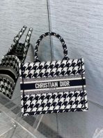 Dior 小號微型千鳥格刺繡書本托特包 LV官方網,LV官網,LV官網包包,LV官網台灣,LV官網長夾,LV官網皮夾,LV包包