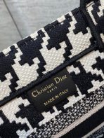 Dior 小號微型千鳥格刺繡書本托特包 LV官方網,LV官網,LV官網包包,LV官網台灣,LV官網長夾,LV官網皮夾,LV包包