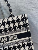 Dior 小號微型千鳥格刺繡書本托特包 LV官方網,LV官網,LV官網包包,LV官網台灣,LV官網長夾,LV官網皮夾,LV包包