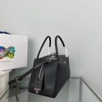 Prada Supernova 中型黑色皮革手提包 LV官方網,LV官網,LV官網包包,LV官網台灣,LV官網長夾,LV官網皮夾,LV包包