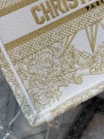 Dior 金色 Rêve d’Infini 刺繡小號書本托特包 LV官方網,LV官網,LV官網包包,LV官網台灣,LV官網長夾,LV官網皮夾,LV包包