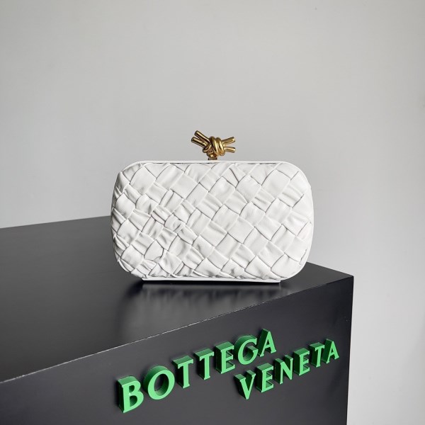 Bottega Veneta 白色 Foulard Intreccio 皮革結 Minaudiere 手拿包 LV官方網,LV官網,LV官網包包,LV官網台灣,LV官網長夾,LV官網皮夾,LV包包