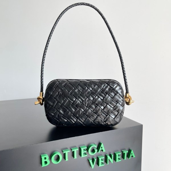 Bottega Veneta 黑色 Foulard Intreccio 皮革結 Minaudiere 肩帶 LV官方網,LV官網,LV官網包包,LV官網台灣,LV官網長夾,LV官網皮夾,LV包包