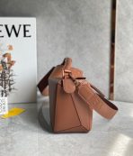 Loewe Puzzle 小號棕色緞面小牛皮手袋 LV官方網,LV官網,LV官網包包,LV官網台灣,LV官網長夾,LV官網皮夾,LV包包