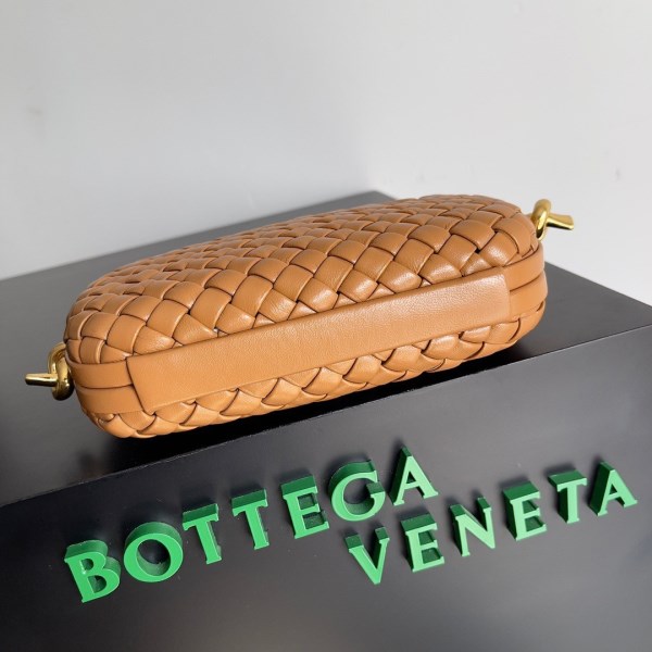 Bottega Veneta 駝色小羊皮編織肩帶 Minaudiere 結飾 LV官方網,LV官網,LV官網包包,LV官網台灣,LV官網長夾,LV官網皮夾,LV包包