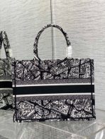 Dior 中型黑色 Plan de Paris 刺繡 Book 托特包 LV官方網,LV官網,LV官網包包,LV官網台灣,LV官網長夾,LV官網皮夾,LV包包