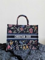 Dior 大黑色 Dior Petites Fleurs 刺繡書本托特包 LV官方網,LV官網,LV官網包包,LV官網台灣,LV官網長夾,LV官網皮夾,LV包包