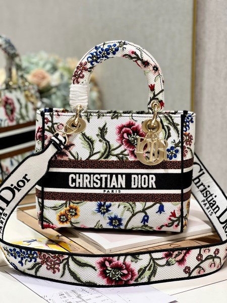 Dior Lady D-Lite 中型白色 Dior Petites Fleurs 刺繡手袋 LV官方網,LV官網,LV官網包包,LV官網台灣,LV官網長夾,LV官網皮夾,LV包包