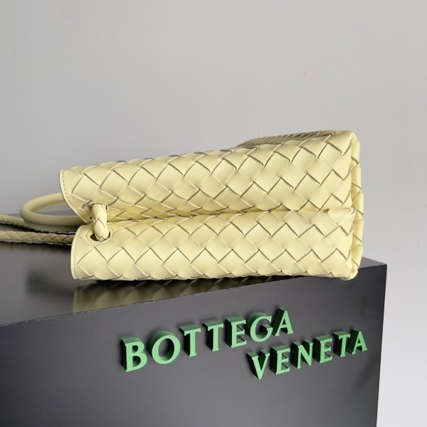 Bottega Veneta 中型 Andiamo 冰淇淋編織小羊皮包 LV官方網,LV官網,LV官網包包,LV官網台灣,LV官網長夾,LV官網皮夾,LV包包