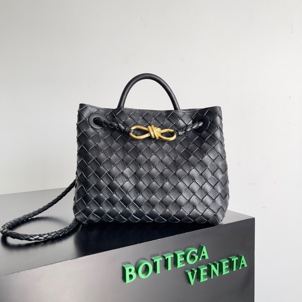 Bottega Veneta 小號 Andiamo 黑色 Intrecciato 小羊皮包 LV官方網,LV官網,LV官網包包,LV官網台灣,LV官網長夾,LV官網皮夾,LV包包