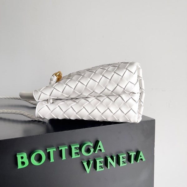 Bottega Veneta 小號 Andiamo 白色 Intrecciato 小羊皮包 LV官方網,LV官網,LV官網包包,LV官網台灣,LV官網長夾,LV官網皮夾,LV包包