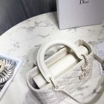 Dior 中 Lady Dior 白色超霧面小牛皮包 LV官方網,LV官網,LV官網包包,LV官網台灣,LV官網長夾,LV官網皮夾,LV包包