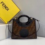 Fendi 小號 Runaway 棕色釉面布料購物包 LV官方網,LV官網,LV官網包包,LV官網台灣,LV官網長夾,LV官網皮夾,LV包包