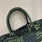 Dior Book Tote Dior 綠色動物刺繡帆布包 LV官方網,LV官網,LV官網包包,LV官網台灣,LV官網長夾,LV官網皮夾,LV包包