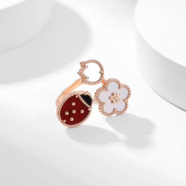 【頂級版】Van Cleef & Arpels Deux Papillons系列蝴蝶戒指 LV官方網,LV官網,LV官網包包,LV官網台灣,LV官網長夾,LV官網皮夾,LV包包