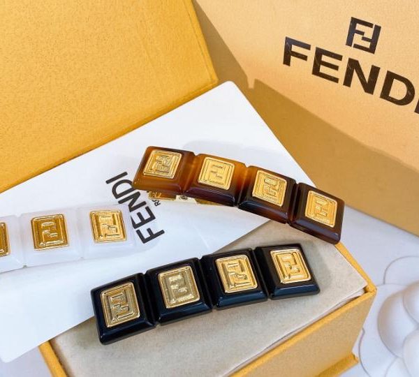 Fendi 金屬字母髮夾 LV官方網,LV官網,LV官網包包,LV官網台灣,LV官網長夾,LV官網皮夾,LV包包