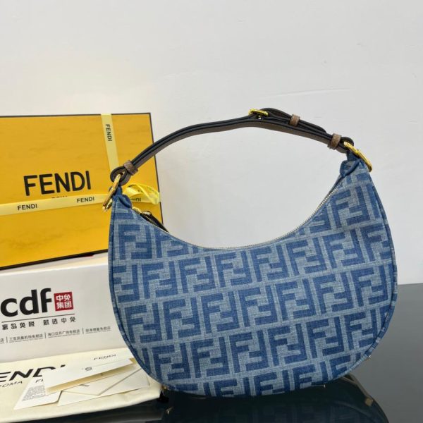 Fendi graphy小號新月包 LV官方網,LV官網,LV官網包包,LV官網台灣,LV官網長夾,LV官網皮夾,LV包包