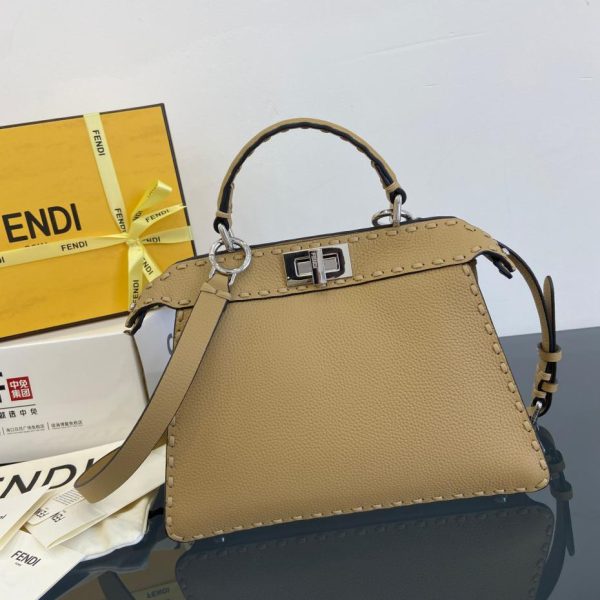 Fendi Peekaboo ISeeU小號包 LV官方網,LV官網,LV官網包包,LV官網台灣,LV官網長夾,LV官網皮夾,LV包包