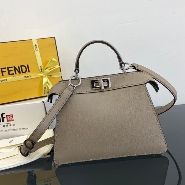 Fendi Peekaboo ISeeU小號包 LV官方網,LV官網,LV官網包包,LV官網台灣,LV官網長夾,LV官網皮夾,LV包包