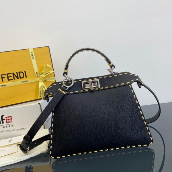 Fendi Peekaboo ISeeU小號包 LV官方網,LV官網,LV官網包包,LV官網台灣,LV官網長夾,LV官網皮夾,LV包包