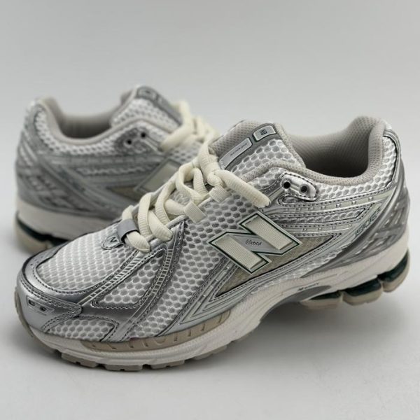 New Balance M1906系列復古單品寶藏老爹鞋款 LV官方網,LV官網,LV官網包包,LV官網台灣,LV官網長夾,LV官網皮夾,LV包包