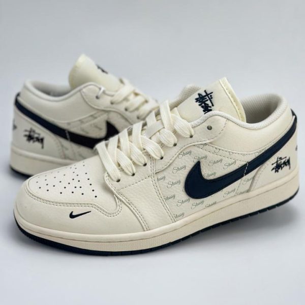 Air Jordan 1 Retro Low x Stussy 斯圖西白黑小鉤官方同步新色 LV官方網,LV官網,LV官網包包,LV官網台灣,LV官網長夾,LV官網皮夾,LV包包