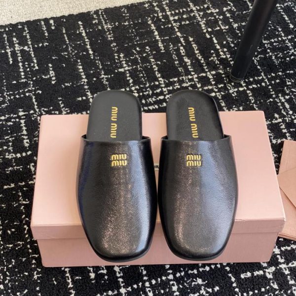 代購級Miu Miu 24ss 秋冬系列拖鞋 LV官方網,LV官網,LV官網包包,LV官網台灣,LV官網長夾,LV官網皮夾,LV包包