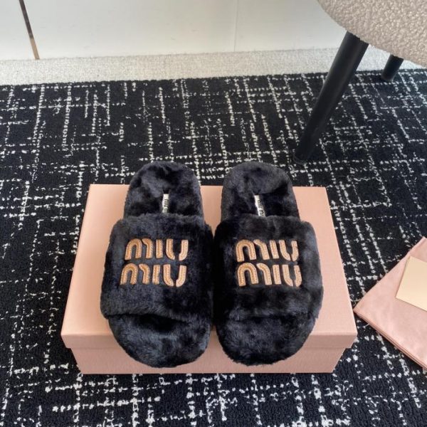 代購級Miu Miu 24ss 秋冬新品毛拖 LV官方網,LV官網,LV官網包包,LV官網台灣,LV官網長夾,LV官網皮夾,LV包包